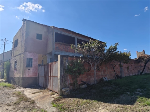 Moradia para Restaurar T3+1