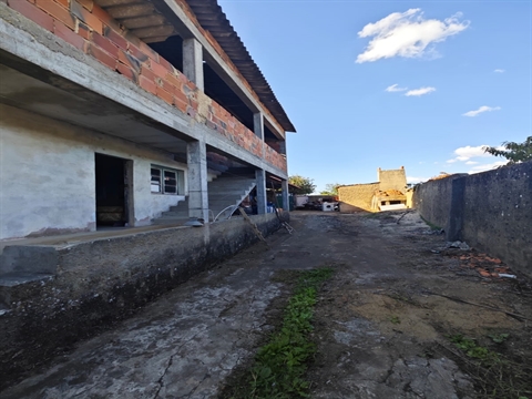 Moradia para Restaurar T3+1