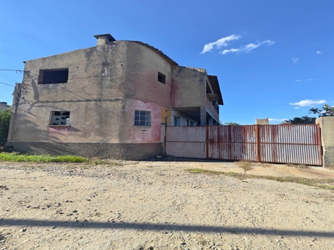 Moradia para Restaurar T3+1